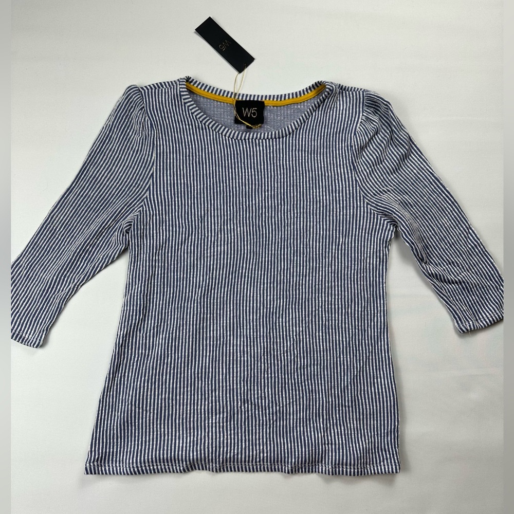 NWT W5 blue and white striped 3/4 sleeve shirt size large